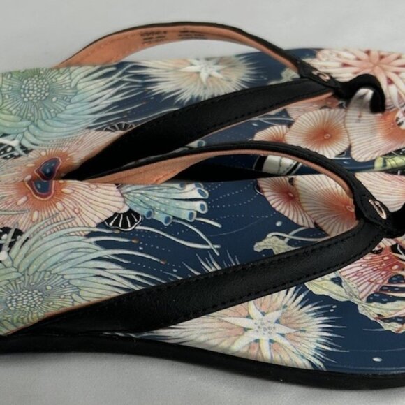 Olukai Ho'Opio Floral Flip Flops Thongs Sandals Womens Sz 7 Hawaiian Beach - Picture 2 of 5